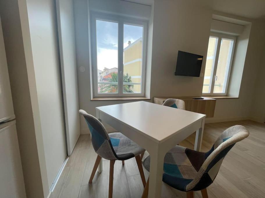 Le Baya - Appt Proche Des Halles Narbonne Bagian luar foto